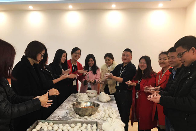 钱柜QG777一家人其乐融融