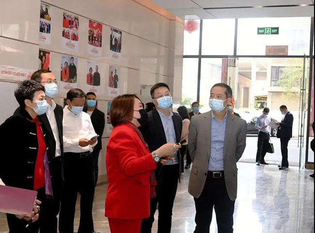 牛年开工首日，区领导姚任、王立德到钱柜QG777等企业生产一线调研检查