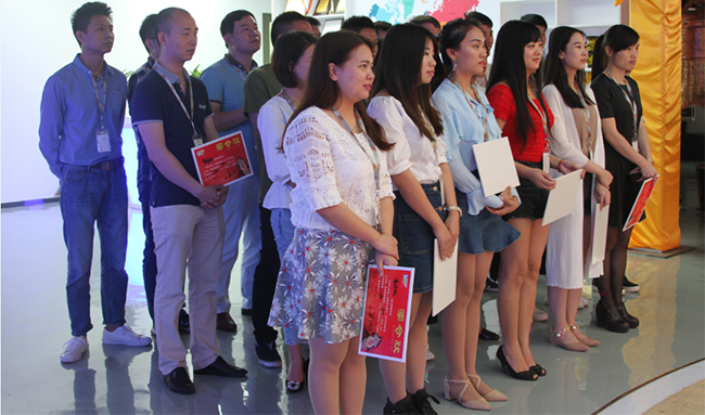 钱柜QG777家人众志成城