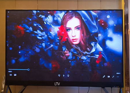 钱柜QG777LTV一体机亮相康帝国际酒店宴会厅