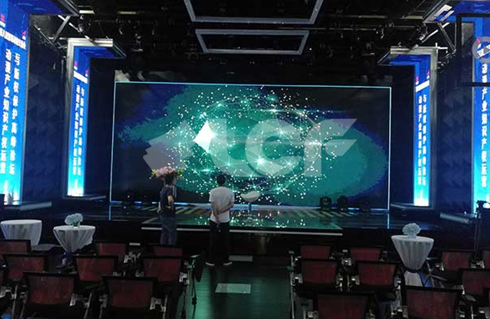 深圳第一路演室内.jpg 深圳第一路演室内.jpg