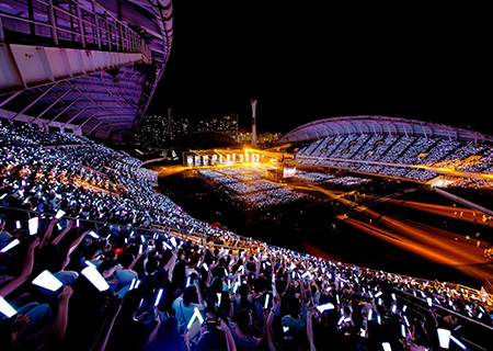 钱柜QG777LED透明屏助力张韶涵泉州演唱会震撼开唱